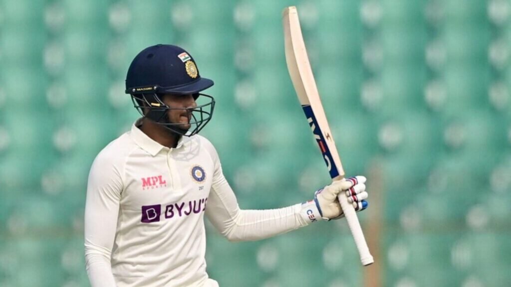 IND vs ENG: आलोचना करने वालो पर शुभमन गिल का तमाचा! महज इतने गेंदों में अर्धशतक ठोक दिखाया अपना जलवा 1 IND vs ENG: आलोचना करने वालो पर शुभमन गिल का तमाचा! महज इतने गेंदों में अर्धशतक ठोक दिखाया अपना जलवा