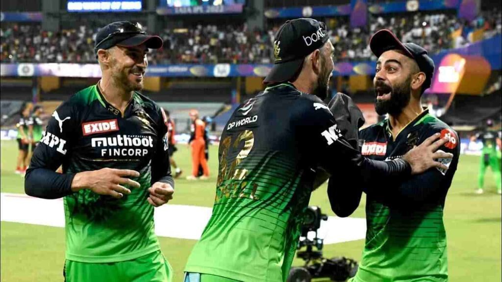 RCB Match IPL 2024: RCB की जर्सी लॉन्च होते समय कप्तान के हो गए थे कान सुन्न, विराट और मैक्सवेल ने लिए मजे