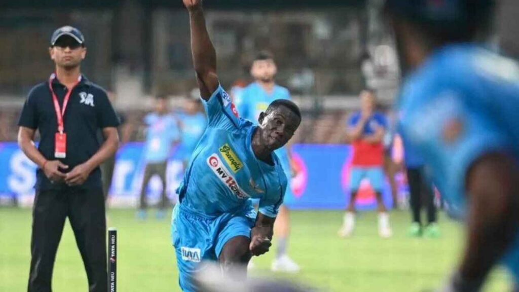 LSG VS KKR: अपने डेब्यू में ही 1 ओवर में फेके 10 बॉल! मैच में जमकर हुई पिटाई 1 LSG VS KKR: अपने डेब्यू में ही 1 ओवर में फेके 10 बॉल! मैच में जमकर हुई पिटाई